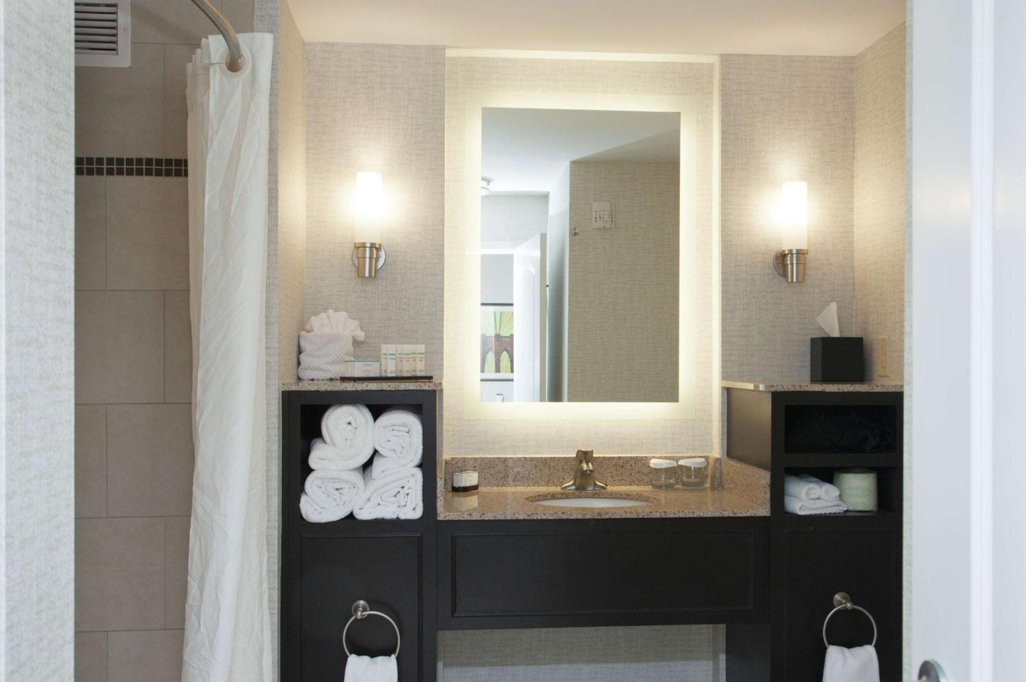Embassy Suites Columbus - Airport Eksteriør billede